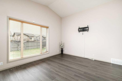 15 Kirton Close, Red Deer, AB - Indoor Photo Showing Other Room