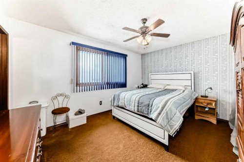6004 53 Ave, Ponoka, AB 