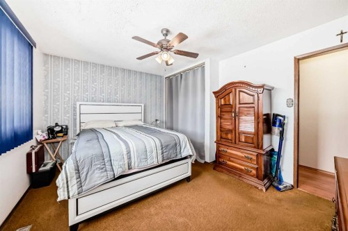 6004 53 Ave, Ponoka, AB 