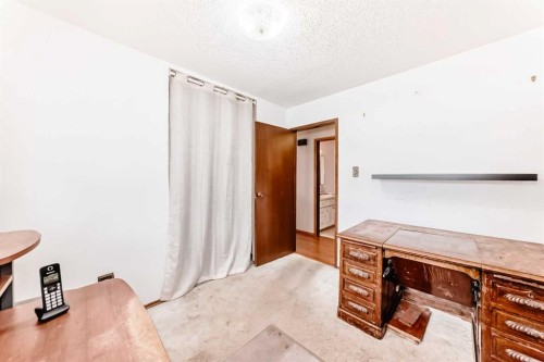 6004 53 Ave, Ponoka, AB 