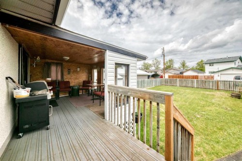 6004 53 Ave, Ponoka, AB 