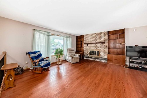6004 53 Ave, Ponoka, AB 