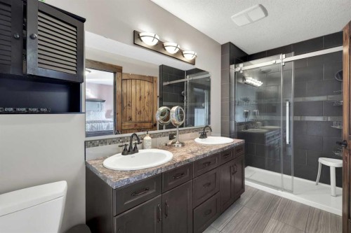 5518 52 Street Close, Bashaw, AB - Indoor Photo Showing Bathroom