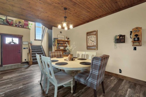 5518 52 Street Close, Bashaw, AB - Indoor Photo Showing Dining Room