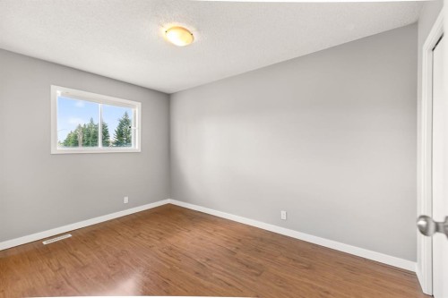 5 Elwell Close, Red Deer, AB 