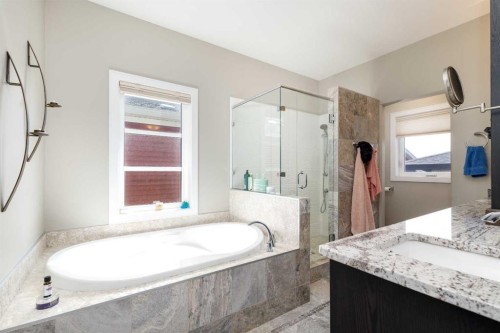 475 Townsend Street, Red Deer, AB - Indoor Photo Showing Bathroom