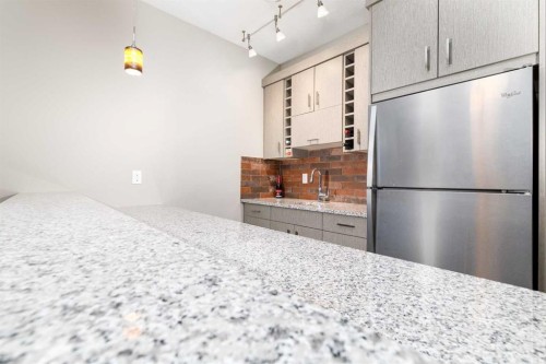 475 Townsend Street, Red Deer, AB - Indoor Photo Showing Kitchen