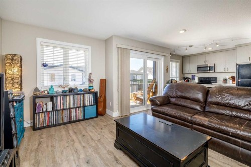 475 Townsend Street, Red Deer, AB - Indoor Photo Showing Living Room