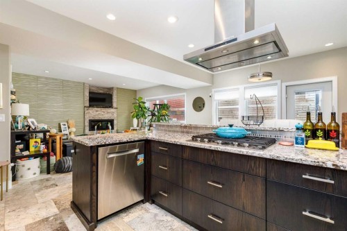 475 Townsend Street, Red Deer, AB - Indoor Photo Showing Kitchen