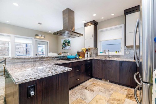 475 Townsend Street, Red Deer, AB - Indoor Photo Showing Kitchen With Upgraded Kitchen