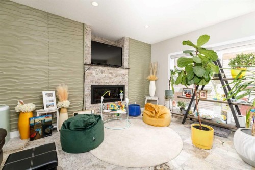 475 Townsend Street, Red Deer, AB - Indoor Photo Showing Other Room With Fireplace
