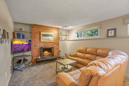 11 Mccune Avenue, Red Deer, AB 