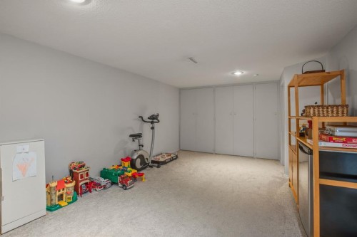 11 Mccune Avenue, Red Deer, AB 