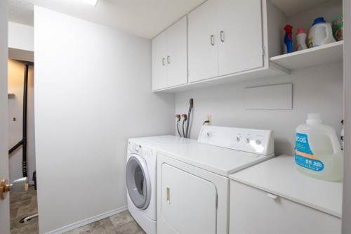 11 Mccune Avenue, Red Deer, AB 