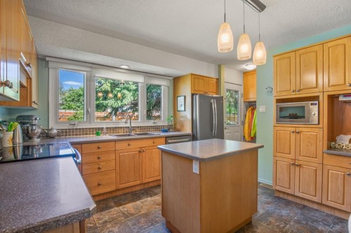 11 Mccune Avenue, Red Deer, AB 