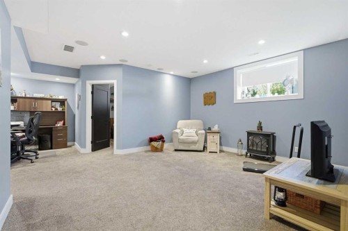 66 Pondside Crescent, Blackfalds, AB 