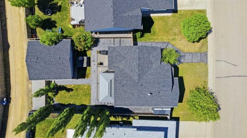66 Pondside Crescent, Blackfalds, AB 