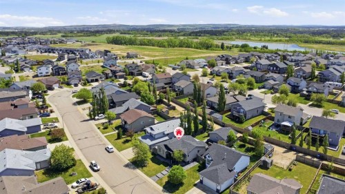 66 Pondside Crescent, Blackfalds, AB 