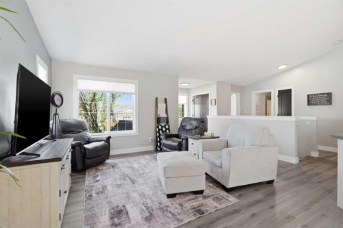 66 Pondside Crescent, Blackfalds, AB 