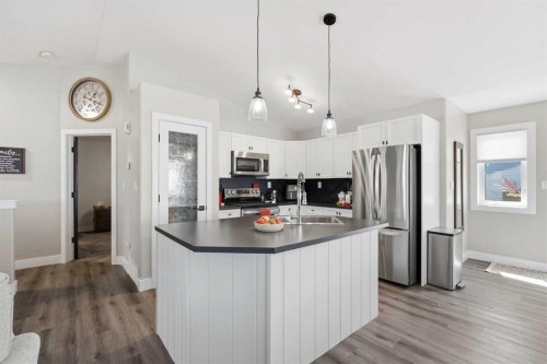 66 Pondside Crescent, Blackfalds, AB 