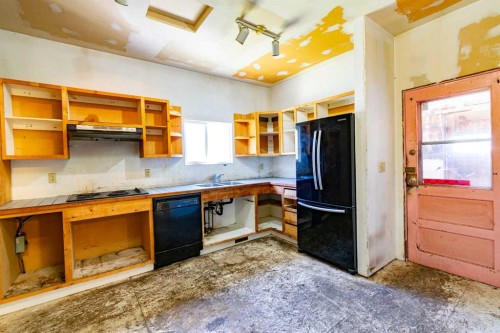 5107 52 Street, Mirror, AB 