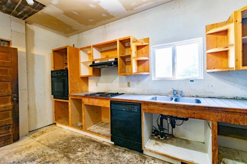 5107 52 Street, Mirror, AB 