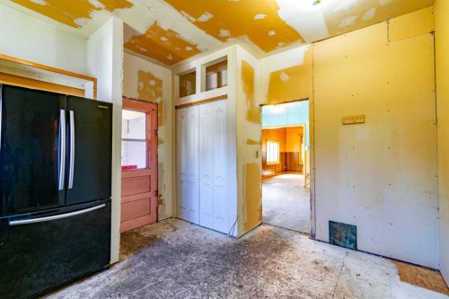 5107 52 Street, Mirror, AB 