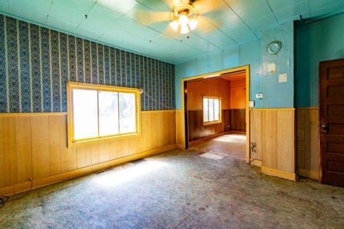 5107 52 Street, Mirror, AB 
