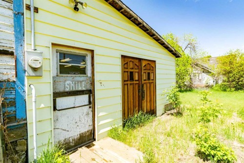 5107 52 Street, Mirror, AB 