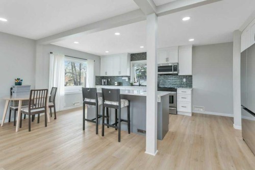5606 58 Street, Lacombe, AB - Indoor