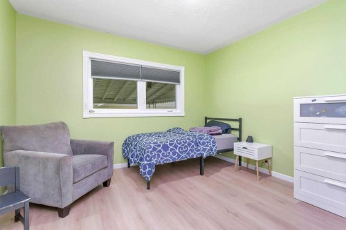 5606 58 Street, Lacombe, AB - Indoor Photo Showing Bedroom