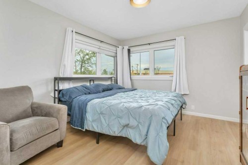 5606 58 Street, Lacombe, AB - Indoor Photo Showing Bedroom