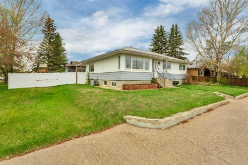 5606 58 Street, Lacombe, AB - Outdoor
