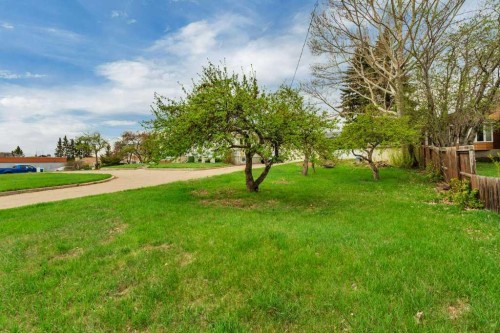 5606 58 Street, Lacombe, AB - Outdoor