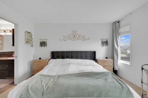 9 Lincoln Street, Sylvan Lake, AB 