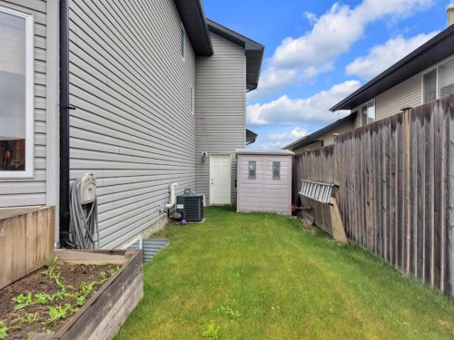 9 Lincoln Street, Sylvan Lake, AB 
