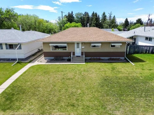 3206 44A Avenue, Red Deer, AB 