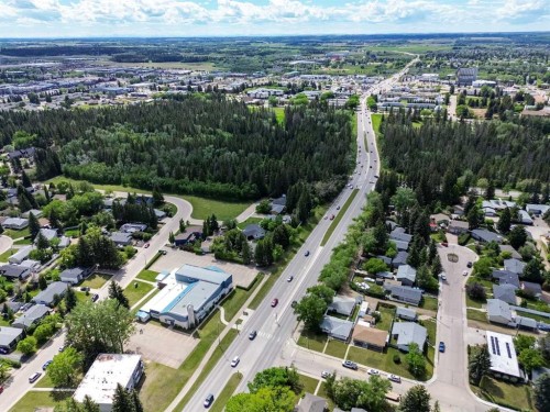 3206 44A Avenue, Red Deer, AB 