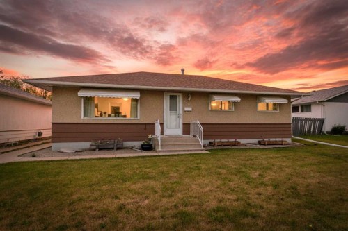 3206 44A Avenue, Red Deer, AB 