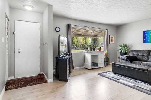 3206 44A Avenue, Red Deer, AB 