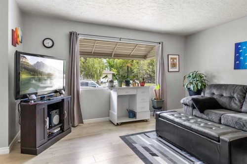 3206 44A Avenue, Red Deer, AB 