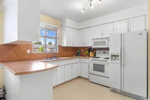 3206 44A Avenue, Red Deer, AB 