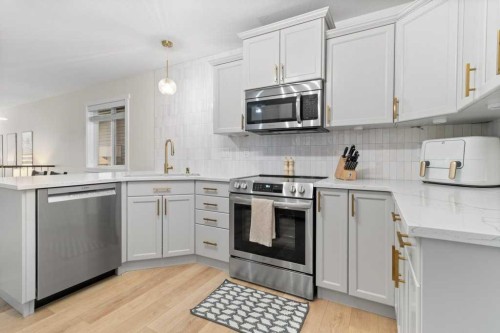 14 Village Crescent, Red Deer, AB 
