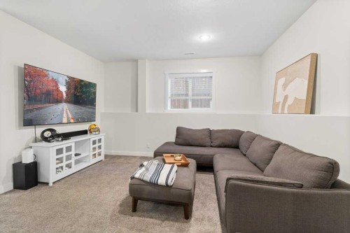 14 Village Crescent, Red Deer, AB 