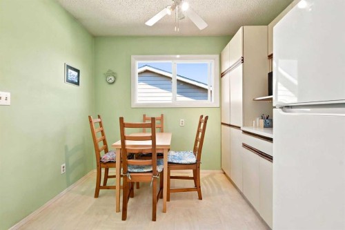 38 Meadowview Close, Sylvan Lake, AB - Indoor Photo Showing Other Room
