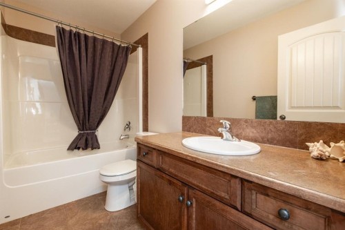 4828 55 Boulevard Close, Innisfail, AB 