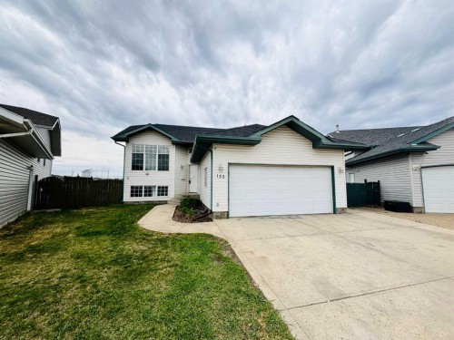 133 Wellington Close  Blackfalds, AB T0M 0J0