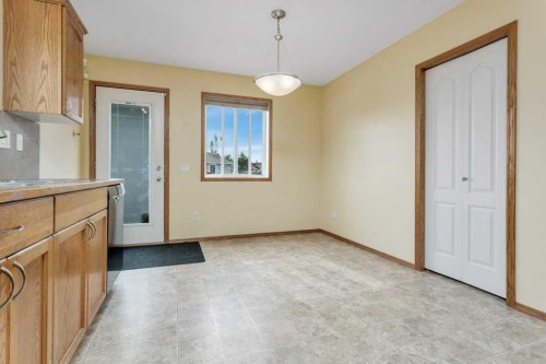 12 Oswald Close, Red Deer, AB 