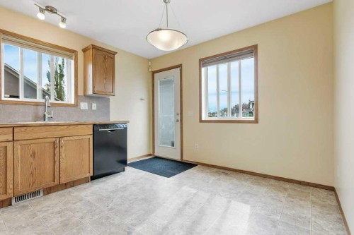 12 Oswald Close, Red Deer, AB 