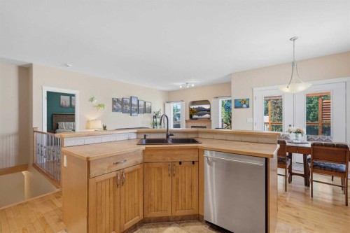 166 Lougheed Close, Red Deer, AB 